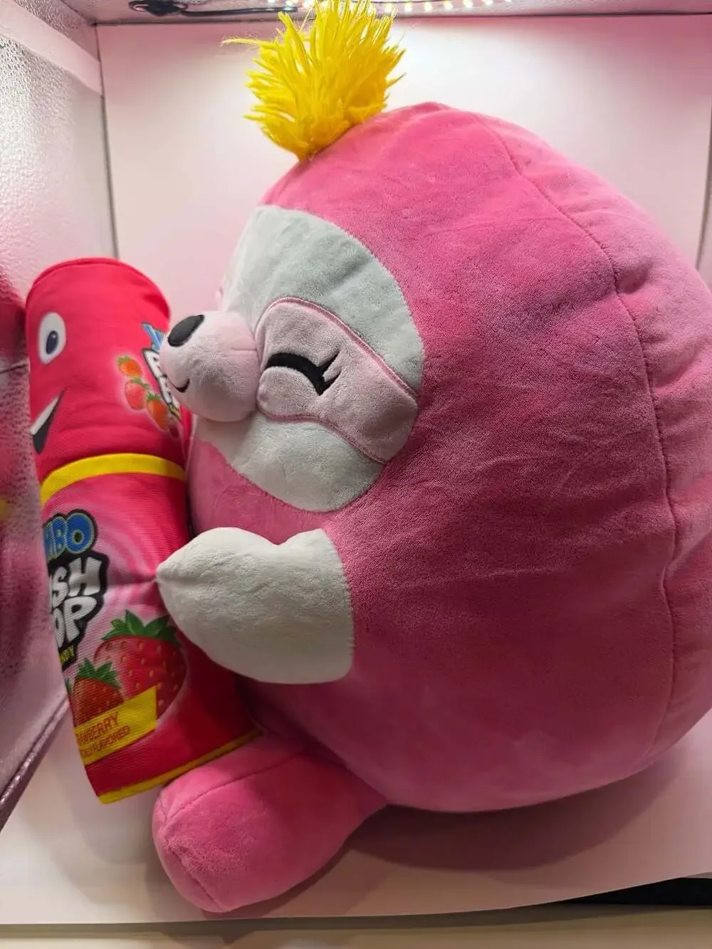 Zuru Snackles Series 1 Susie the Pink Sloth with Jumbo Push Pop Plush Toy